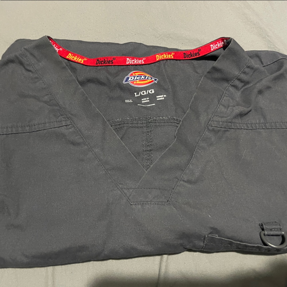 Lot of Mens Scrubs - Picture 4 of 5
